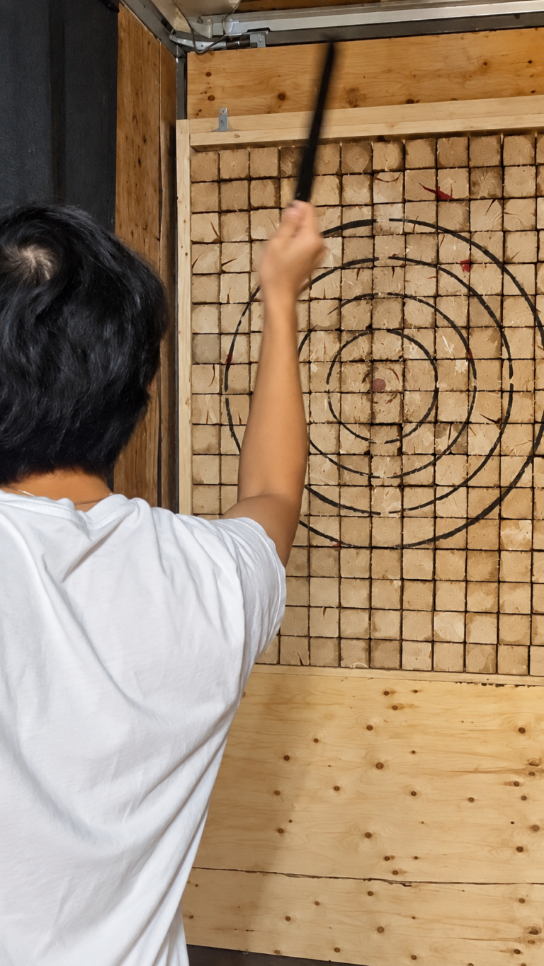 Knife Throwing vs Axe Throwing: Which Should You Try First?